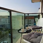 Kavi #1, Sunset View プルゼニ